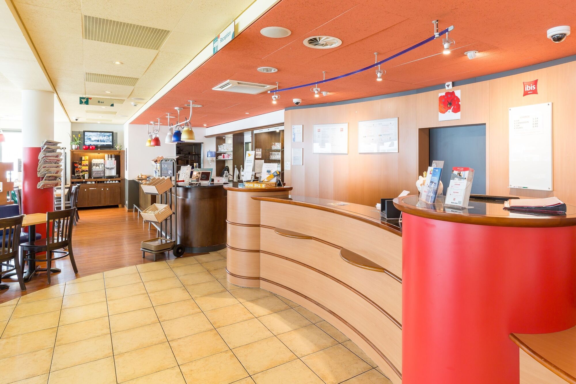 Ibis Fribourg Hotel Exterior foto