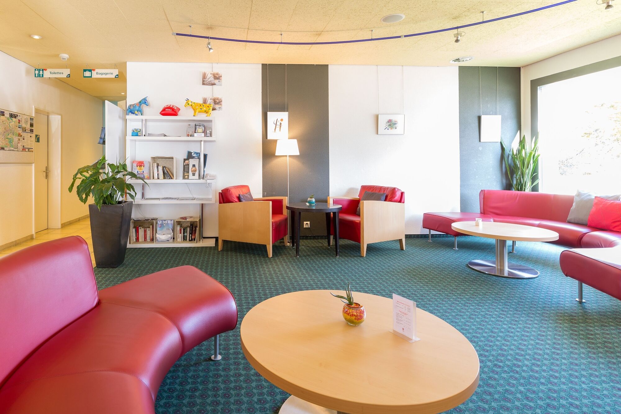 Ibis Fribourg Hotel Exterior foto